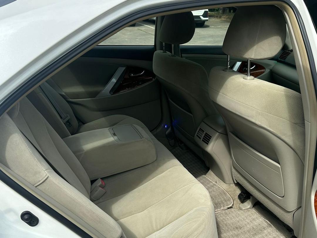 toyota-camry-interior.jpg