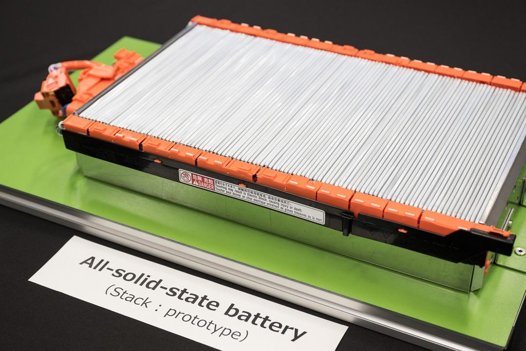 <i>គម្រូថ្ម Solid-state battery ថ្មី&nbsp;</i>