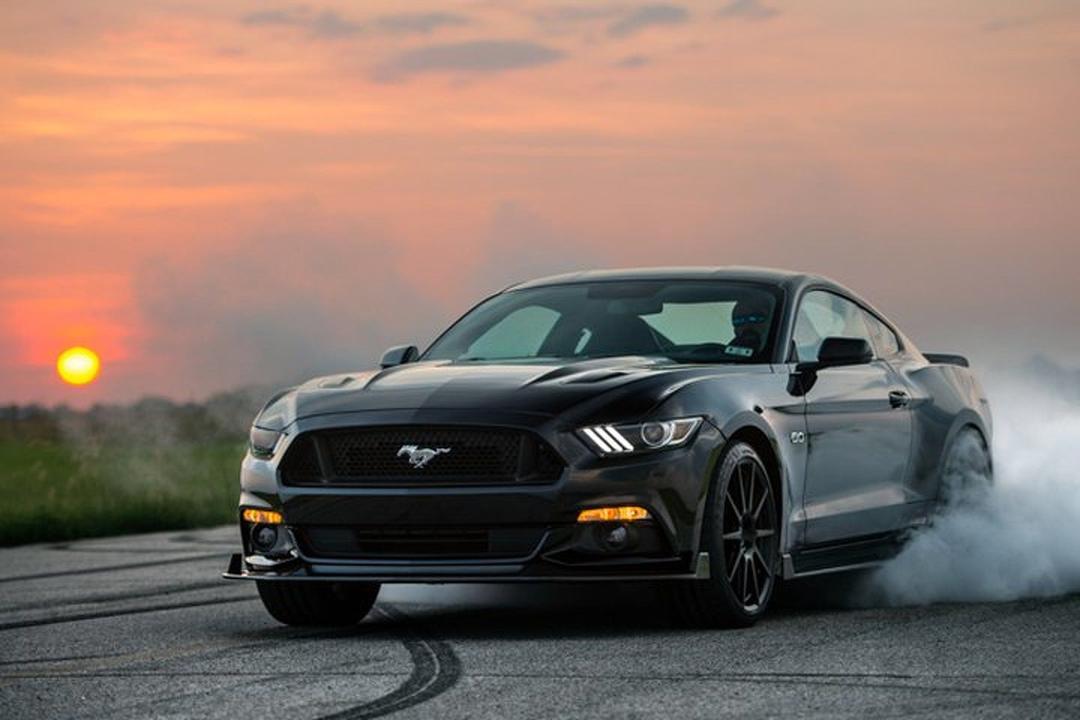 watch-a-challenger-hellcat-race-a-774-hp-hennessey-mustang.jpg