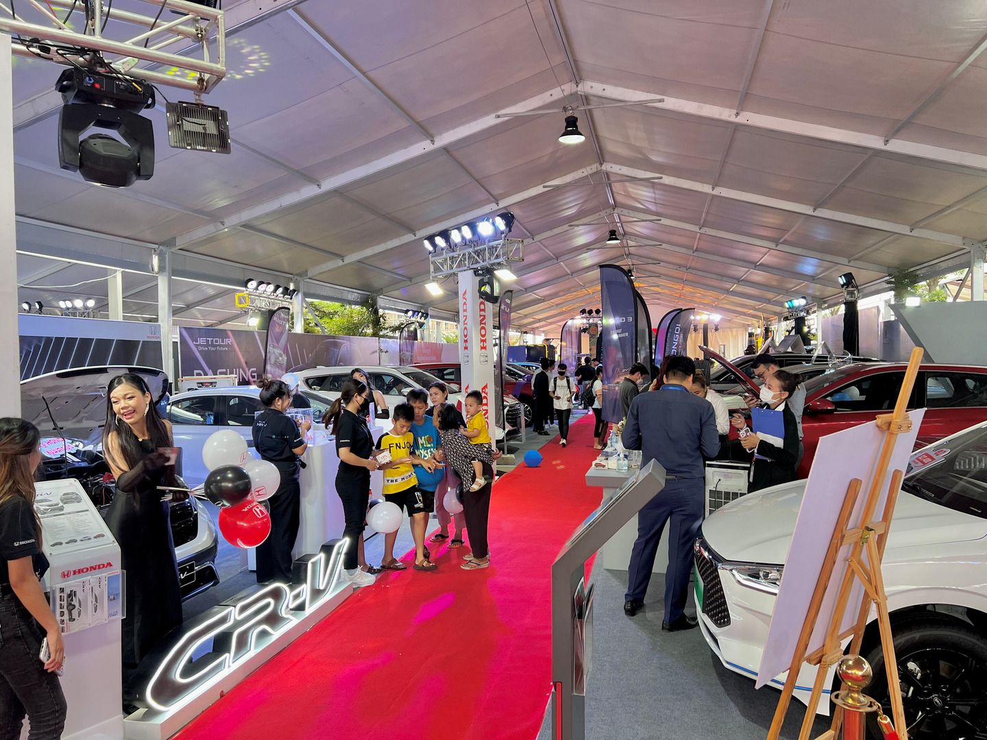 AUTOSHOW 2022 របស់ផ្សារទំនេីបអុីអនម៉លសែនសុខ បានបញ្ចប់ ...